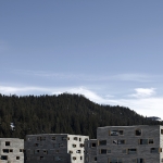 Вальсский кварцит на фасаде зданий. Швейцария